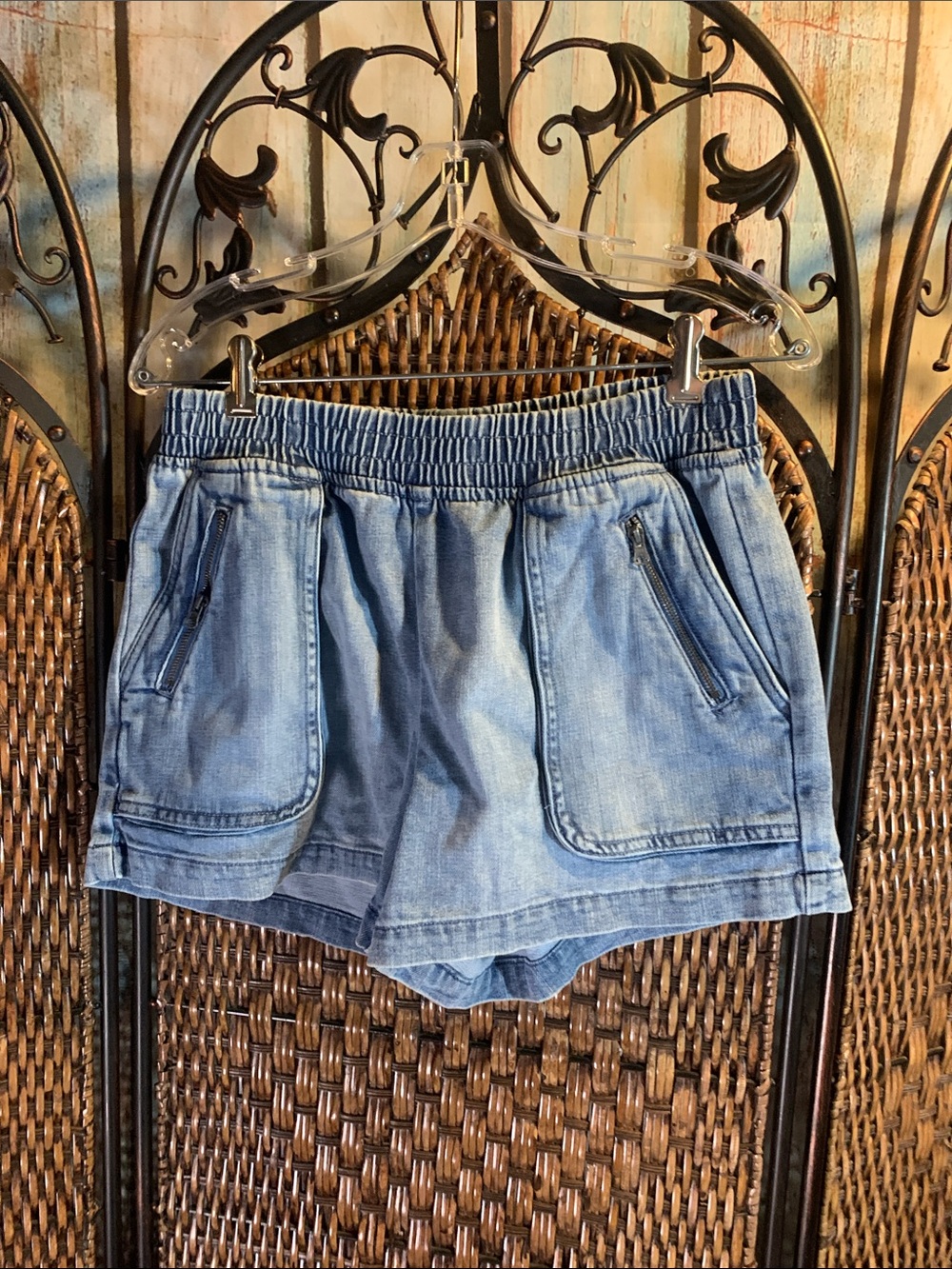 🚫SOLD🚫Aerie Cotton Blend Denim Elastic Waist Shorts Size M